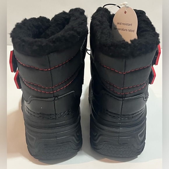 Wonder Nation Kids Black and Red Boys Warm Winter Velcro Boots Size 8 - Picture 4 of 9